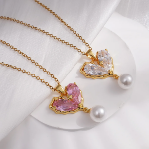 CRYSTAL HEART NECKLACE