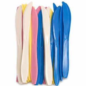 PLASTIC KNIVES